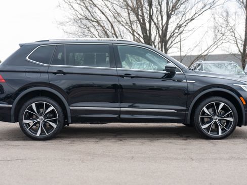 Certified 2024 Volkswagen Tiguan SEL R-Line image 7