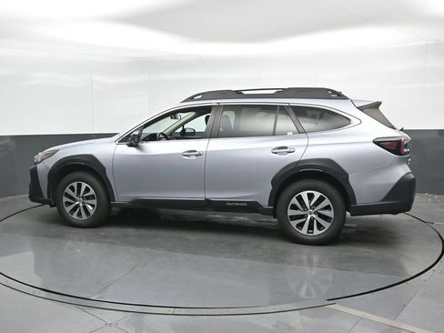 Used 2023 Subaru Outback Premium AWD/4WD image 9