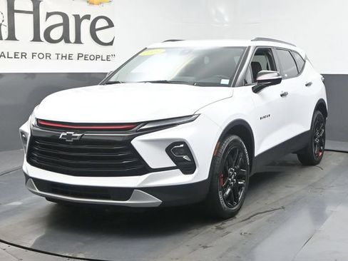 Used 2024 Chevrolet Blazer LT w/ Sound & Technology Package FWD image 7