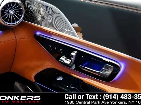 Used 2022 Mercedes-Benz SL 55 AMG 4MATIC w/ Driver Assistance Package image 79