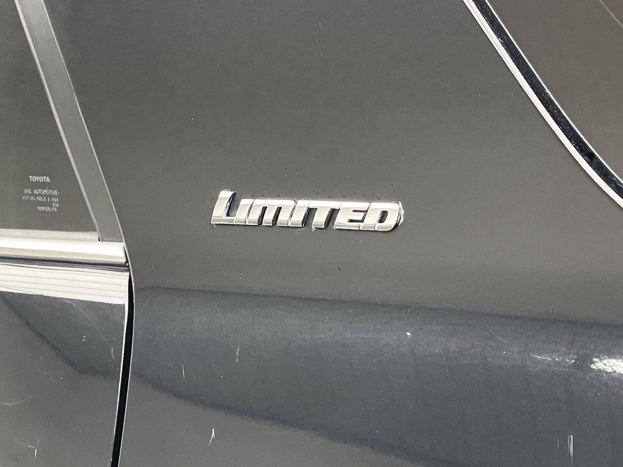 Used 2017 Toyota 4Runner Limited AWD/4WD image 33
