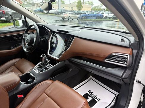 Used 2021 Subaru Outback Touring AWD/4WD image 12
