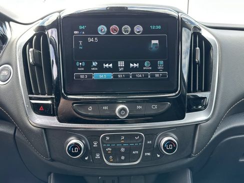 Used 2019 Chevrolet Traverse LT FWD image 11