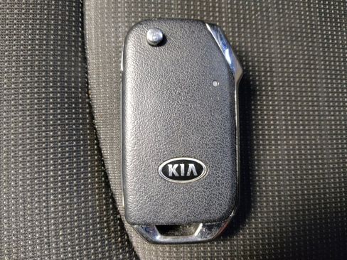 Used 2019 Kia Forte S image 32