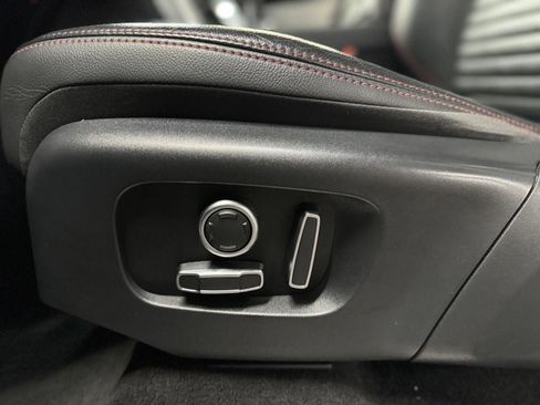 Used 2022 Land Rover Discovery Sport SE R-Dynamic image 20