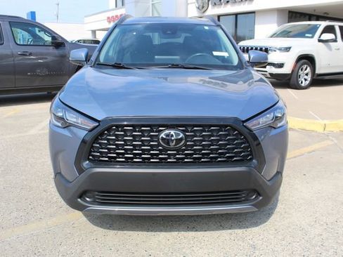 Used 2022 Toyota Corolla Cross LE w/ Black Badges Package (TMS) image 7