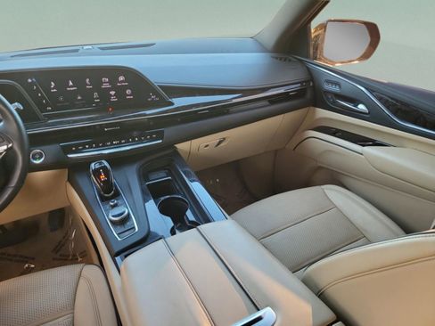 Used 2021 Cadillac Escalade Premium Luxury w/ Performance Package image 11