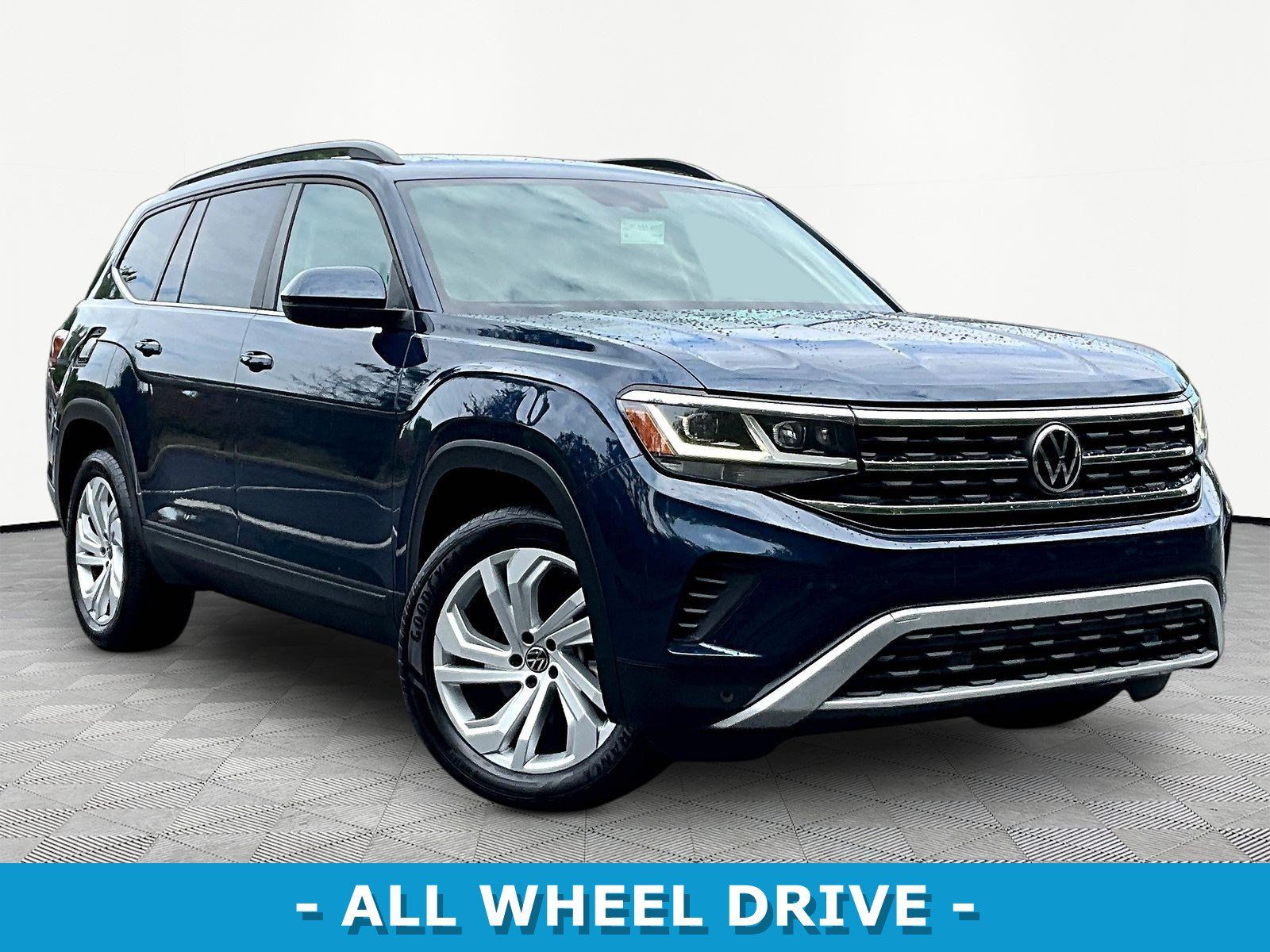 Used 2021 Volkswagen Atlas SE w/ Panoramic Sunroof Package AWD/4WD image 3