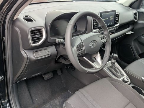 New 2025 Hyundai Venue SEL image 8