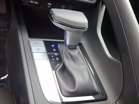 Used 2024 Hyundai Elantra SEL FWD image 22