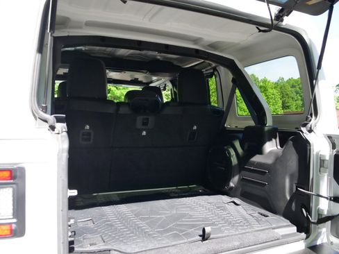 Used 2019 Jeep Wrangler Unlimited Rubicon AWD/4WD image 29
