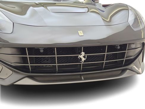 Used 2015 Ferrari F12 Berlinetta image 4