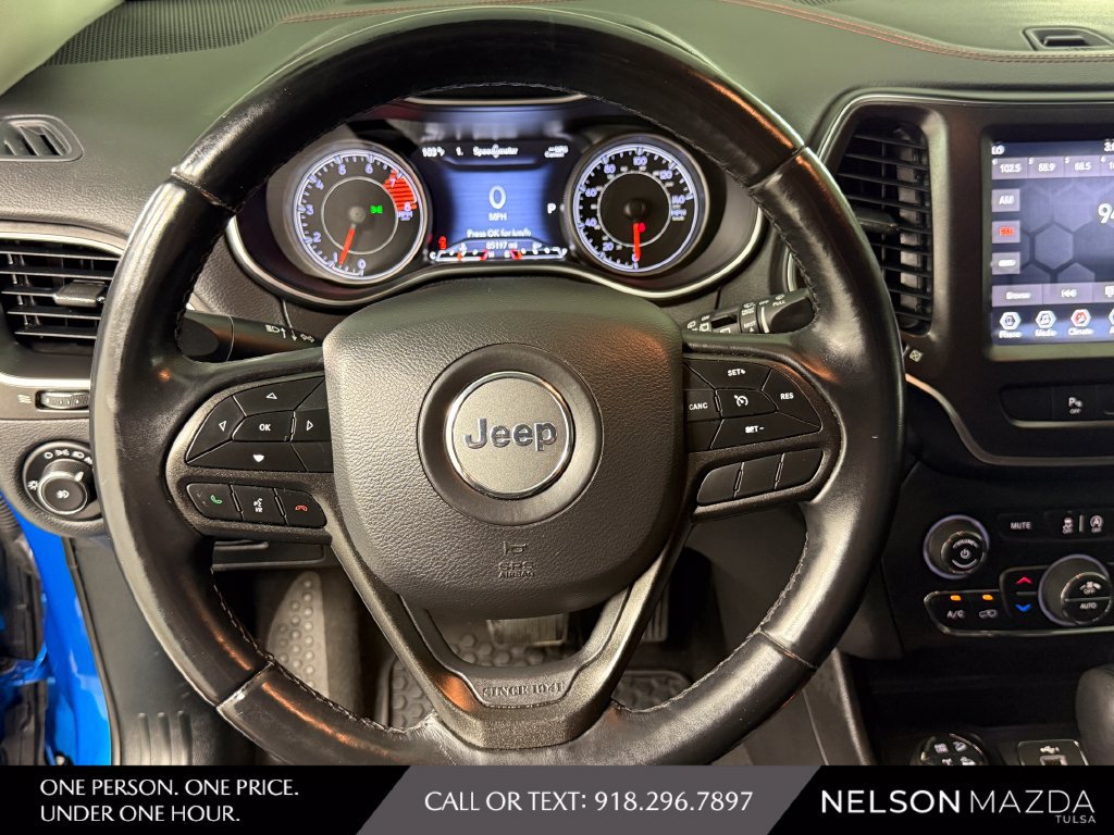 Used 2019 Jeep Cherokee Trailhawk w/ Comfort/Convenience Group AWD/4WD image 25
