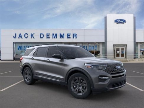 New 2023 Ford Explorer XLT w/ Equipment Group 202A image 7