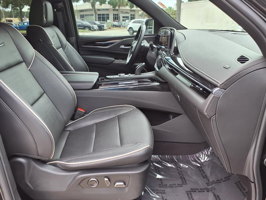 Used 2024 Cadillac Escalade Sport AWD/4WD image 9