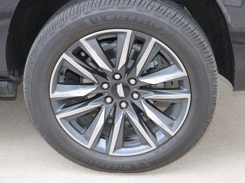 Used 2024 Cadillac Escalade ESV Sport Platinum w/ Heavy-Duty Trailer Package image 34