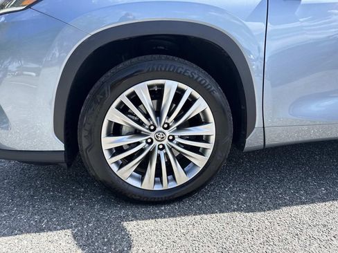 Used 2022 Toyota Highlander Platinum FWD image 10