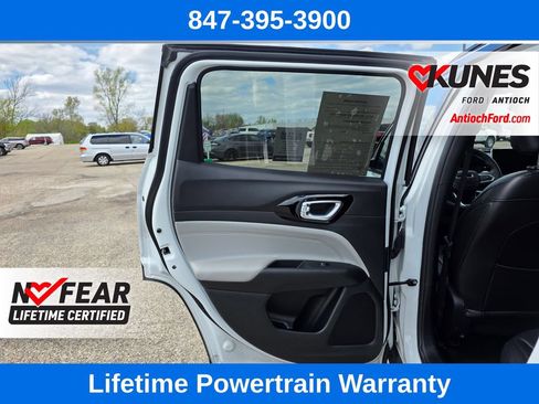 Used 2025 Jeep Compass Limited AWD/4WD image 17