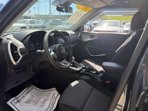 Used 2025 Kia Soul LX FWD image 26