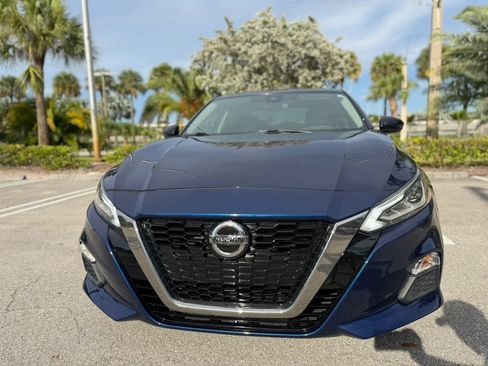 Used 2022 Nissan Altima 2.5 SR FWD image 11