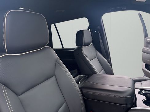 Used 2025 Chevrolet Tahoe Premier image 22