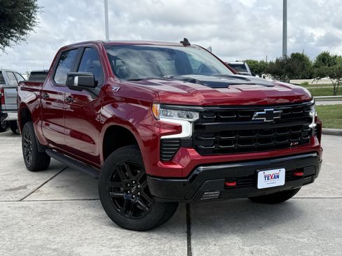 Used 2024 Chevrolet Silverado 1500 LT Trail Boss w/ LT Trail Boss Premium Package AWD/4WD image 2