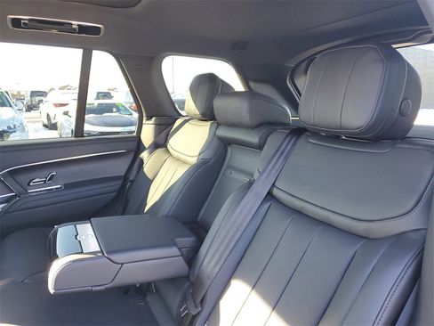 New 2026 Land Rover Range Rover SE image 27