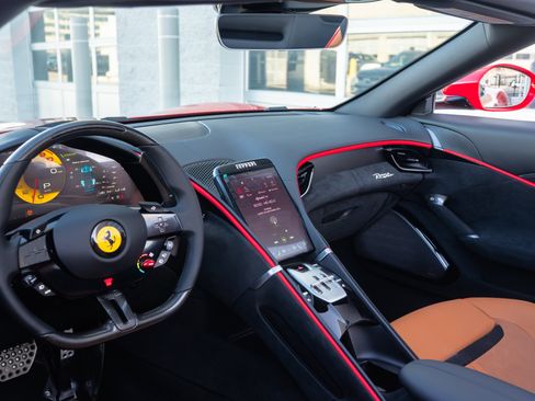 Used 2025 Ferrari Roma Spider image 25