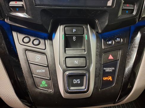 Used 2018 Honda Odyssey Elite image 15
