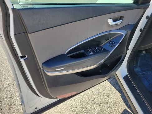 Used 2017 Hyundai Santa Fe Sport image 17