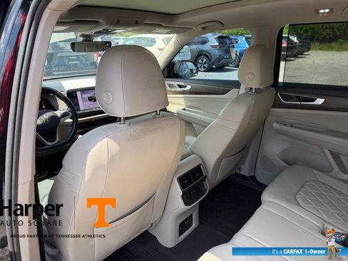 Used 2024 Volkswagen Atlas SEL Premium R-Line AWD/4WD image 11