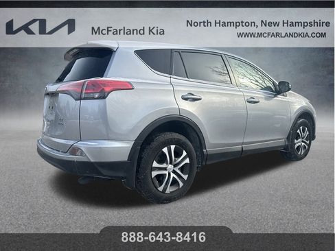 Used 2018 Toyota RAV4 LE image 6