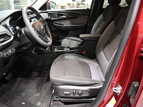 Used 2023 Chevrolet TrailBlazer LT w/ Convenience Package image 9