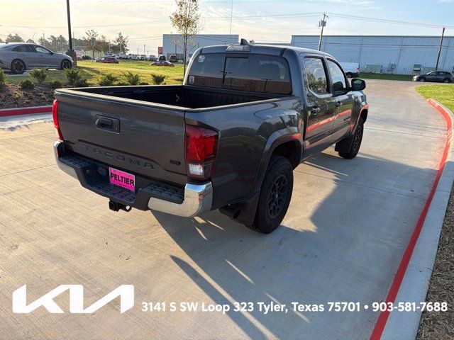 Used 2022 Toyota Tacoma SR5 RWD image 10
