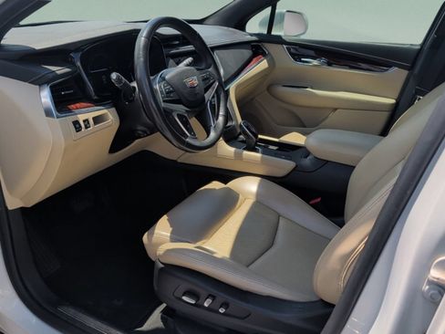 Used 2017 Cadillac XT5 Luxury w/ Driver Awareness Package FWD image 41