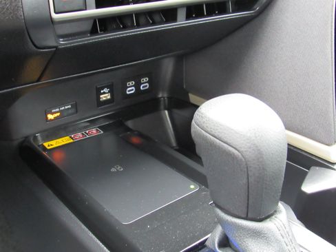 Used 2025 Toyota Camry LE FWD image 24