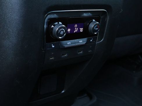 Used 2025 Chevrolet Suburban High Country AWD/4WD image 48