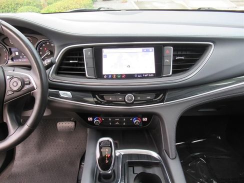 Used 2020 Buick Enclave Essence w/ Sound and Sites Package image 19