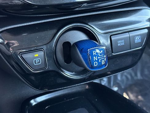 Used 2022 Toyota Prius L Eco image 18