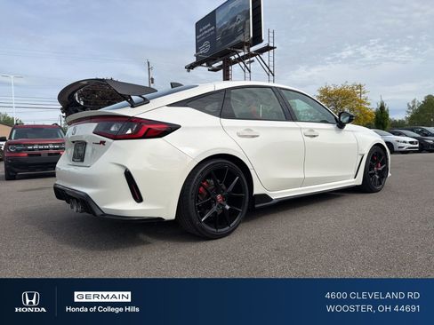 Used 2023 Honda Civic Type R image 3