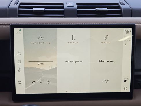 Used 2025 Land Rover Defender 90 X-Dynamic SE image 18