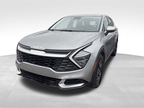 Certified 2024 Kia Sportage LX image 4