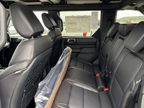 New 2025 Ford Bronco Badlands image 15