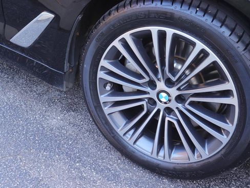 Used 2018 BMW 530i w/ Premium Package image 39