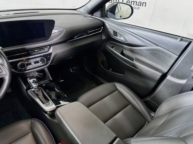 Used 2025 Buick Envista Sport Touring w/ Convenience I Package FWD image 23