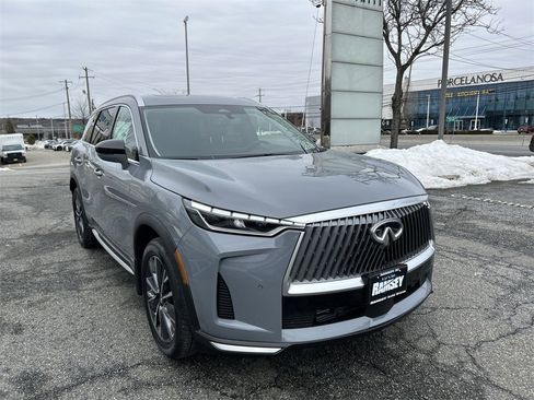 New 2026 INFINITI QX60 Luxe image 2