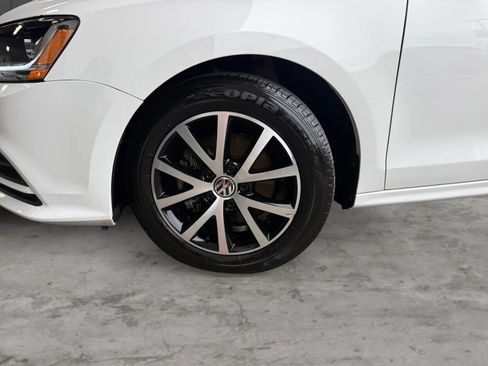 Used 2017 Volkswagen Jetta SE FWD image 41