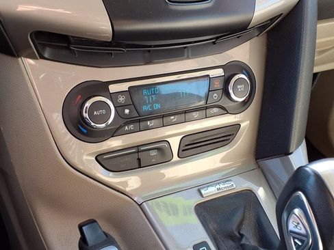 Used 2012 Ford Focus SEL image 22