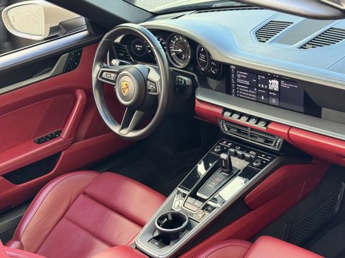 Used 2021 Porsche 911 Carrera RWD image 23
