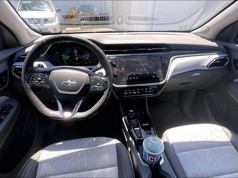 Used 2022 Chevrolet Bolt EUV Premier FWD image 14
